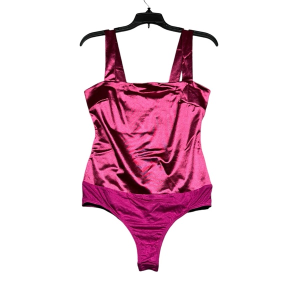 Lulus Berry Satin Sleeveless Bodysuit Womens Medium NWT Thong Pink Stretch Girly - Picture 1 of 14